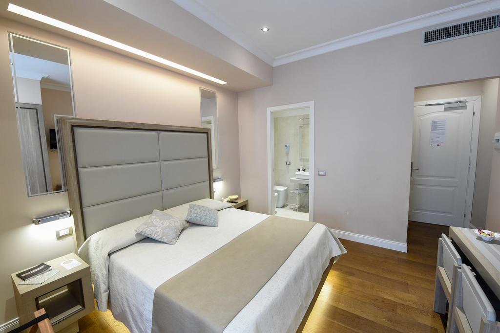 Domus Clara 3* Roma