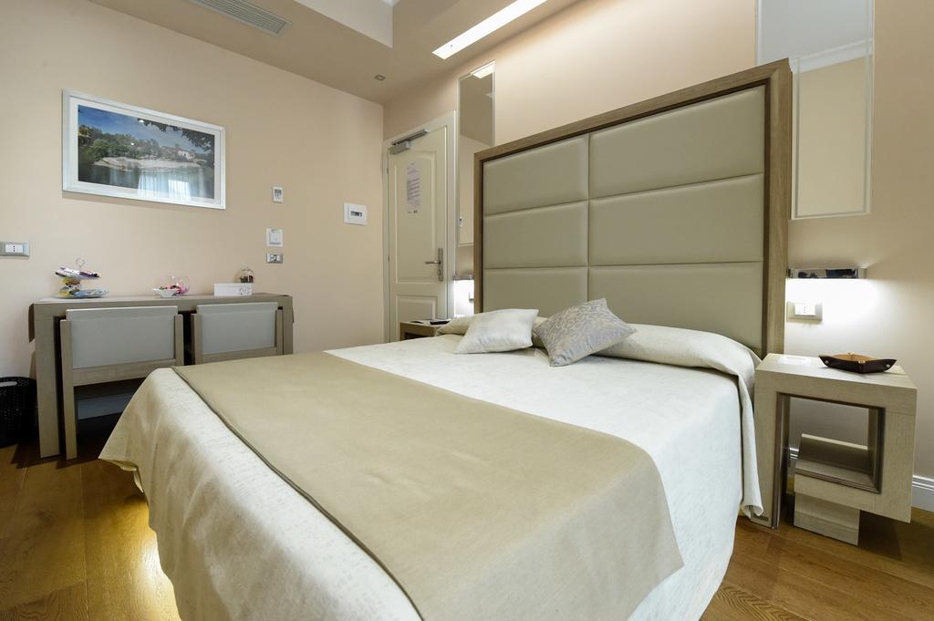 Domus Clara Roma